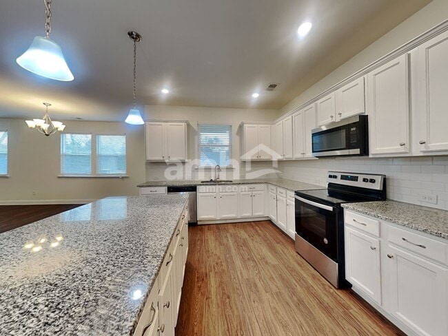 Photo - 716 Cyprus Ave