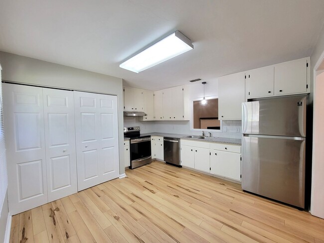 Photo - 2 bedroom/ 2 bath duplex for rent in NE Tallahassee, woodfloors, fenced back yard available Augus...