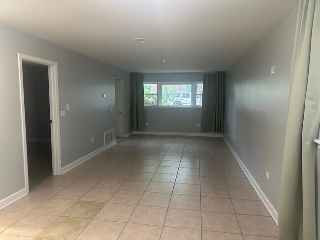 Building Photo - 732 Dobson St Unit 1 Rental