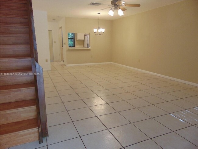Photo - 586 Westree Ln