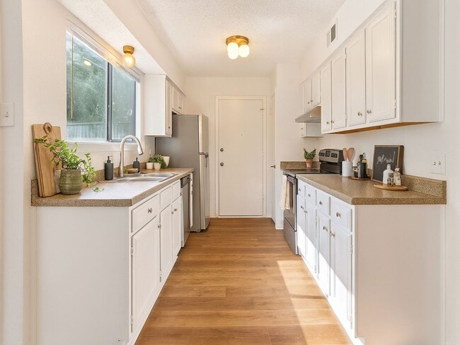 Photo - 3BR SFR w/ Garage & Fenced Yard in Fort Worth