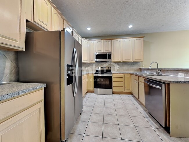 9566 Country Path Trail