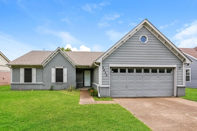 Building Photo - 2432 Country Trail Dr Rental