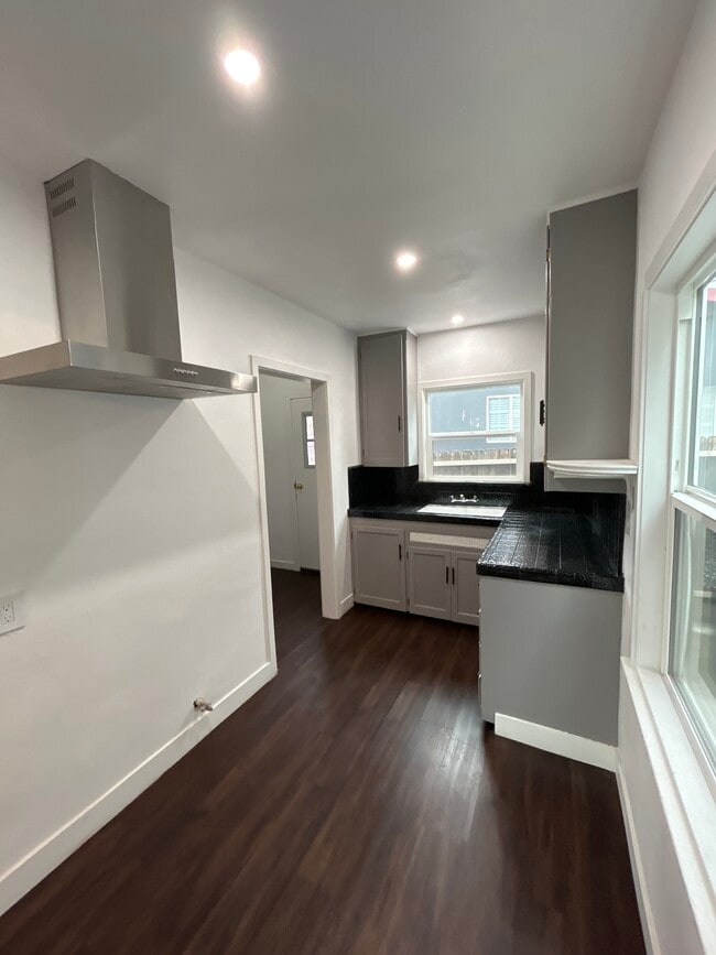 Kitchen - 5510 York Blvd Unit 5510 YORK BLVD.