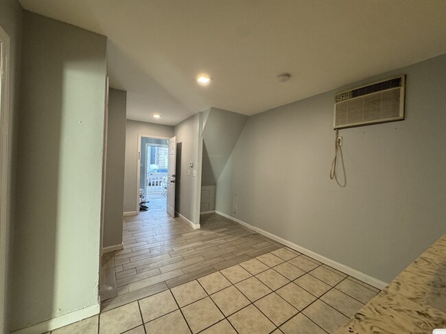 Photo - 12 Meadow St Apartments Unit 1