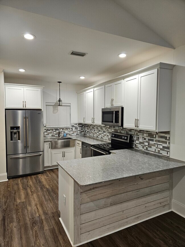 Photo - 102 Courthouse Dr Unit 11