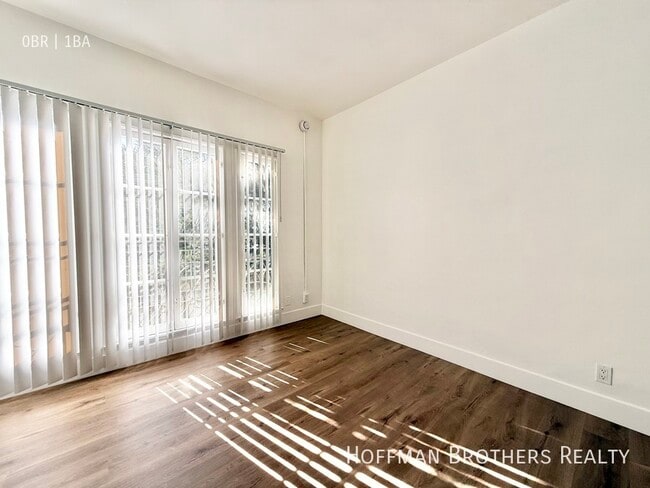 Photo - 4227 Leimert Blvd Unidad 4