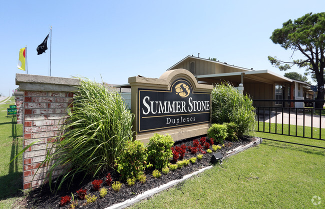 Summerstone Duplexes - Summerstone Duplexes Apartments