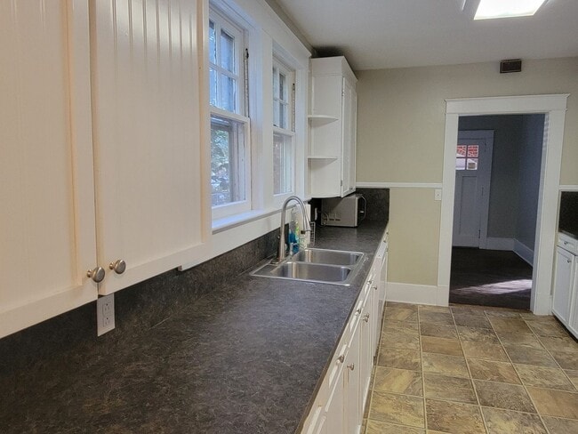 Photo - 3 Bedroom 1.5 bath House Florence!