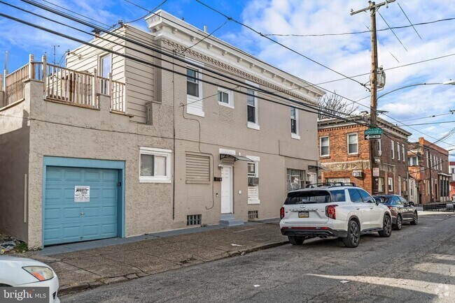 Building Photo - 2001 S Hemberger St Rental