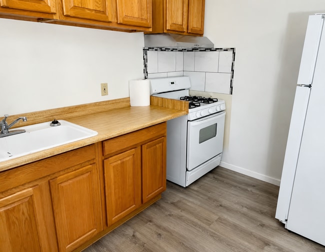 Photo - 139 Pine St Unit 2