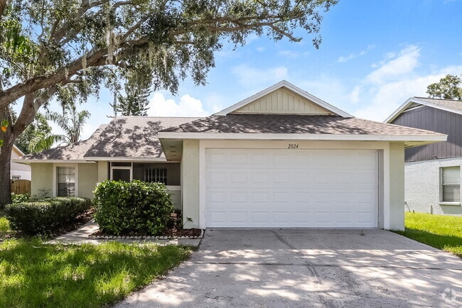 Building Photo - 2024 Shadow Pine Dr Rental