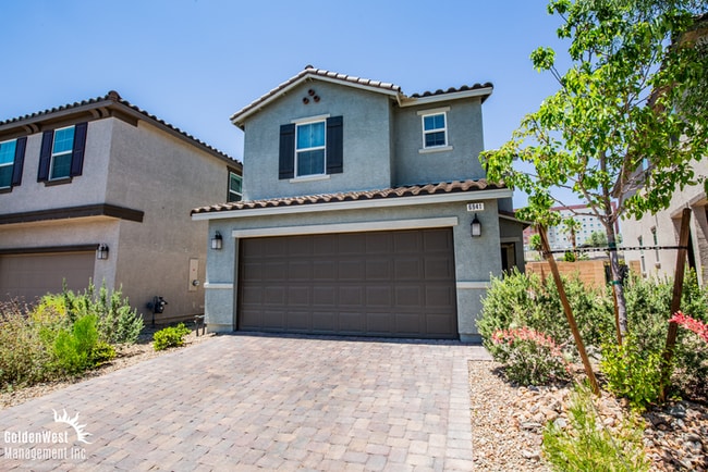 Building Photo - Modern 3Bdm 2.5Ba Two-Story Home in the De...