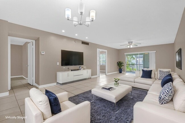 Building Photo - 3360 Spanish Moss Terrace Unit 211