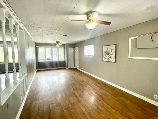 Photo - 110 N Tyrone Dr