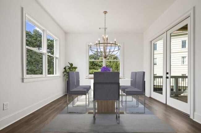 Photo - 3667 Peachtree Rd