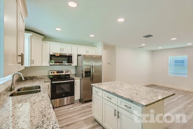 Photo - 6379 29th St N