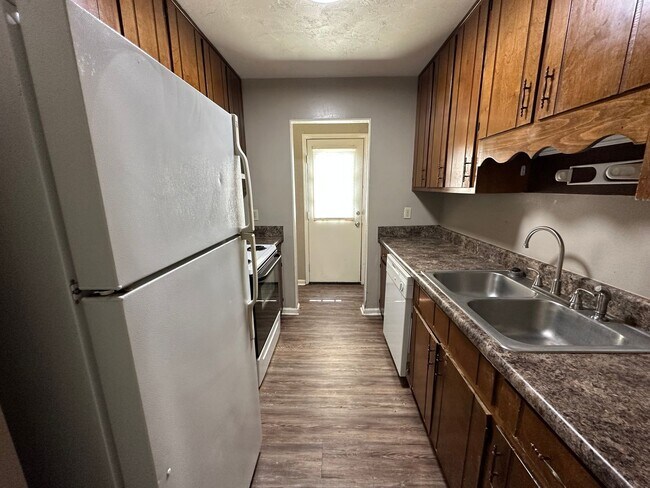 Photo - RUBI- 1415 WB Apartment Unit A