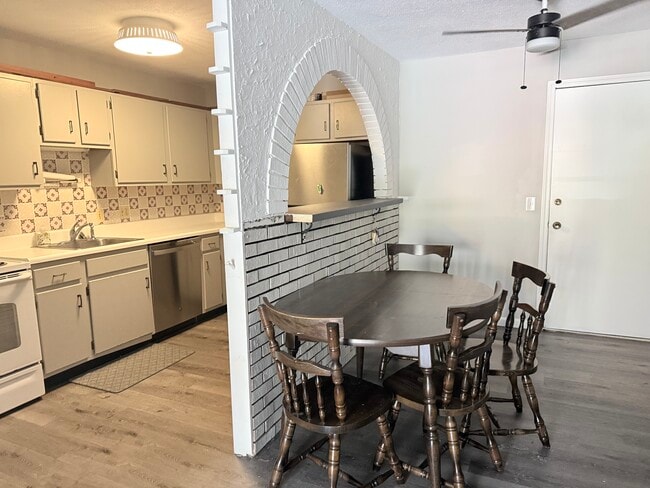 Photo - 310 Brook Village Rd Unit 919