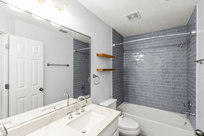 Photo - 10906 Bernalda Cir