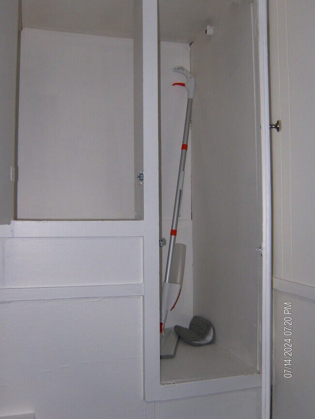 Photo - 17 2nd Ave NE Unit 1