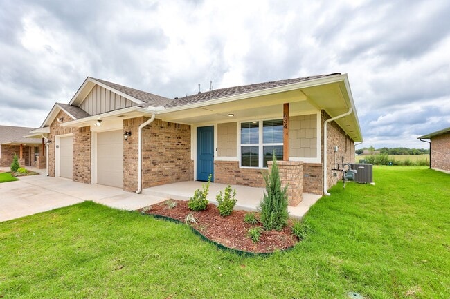 Building Photo - 634 Juniper St Unit 634 Juniper Street