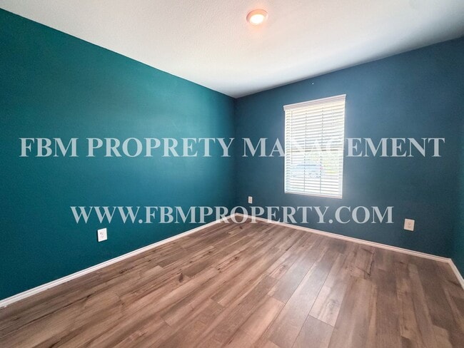 1012 Lady Bird St
