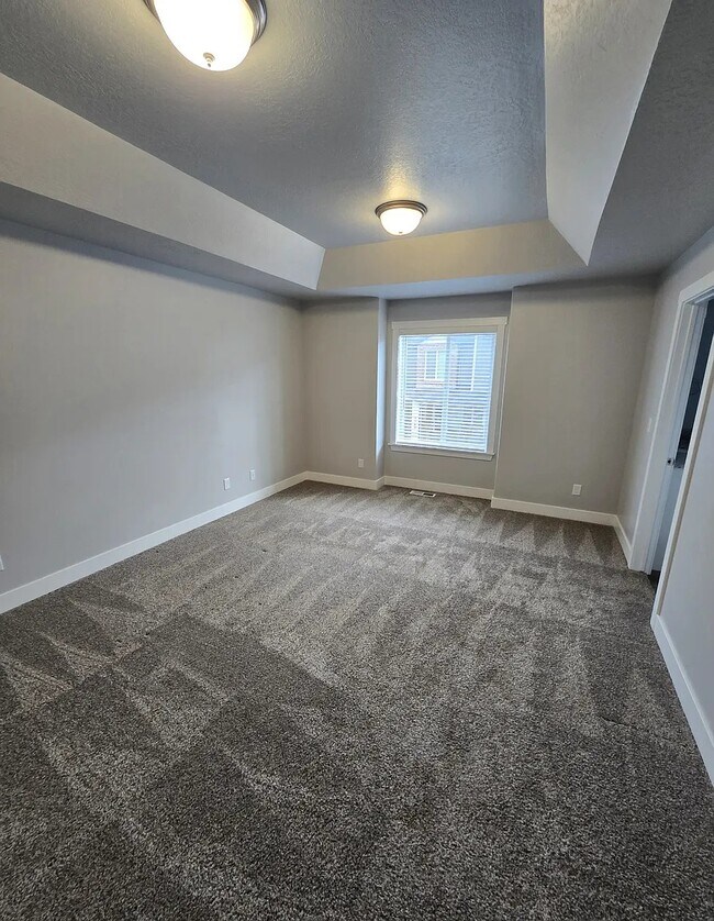Photo - 2048 N 350 E