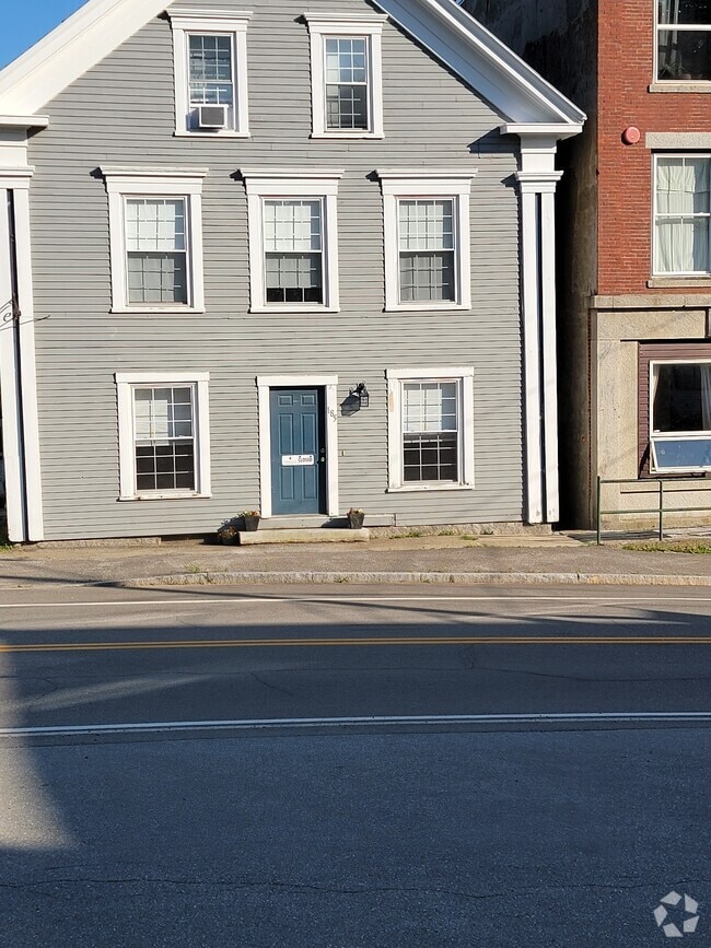 Building Photo - 185 Main St Rental