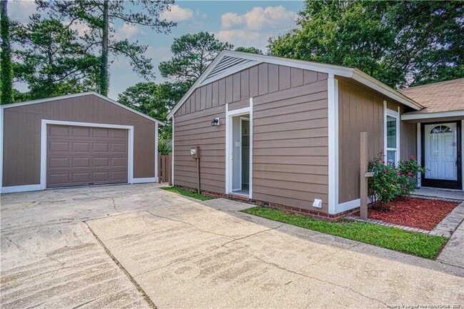 Photo - 610 Missenburg Ct