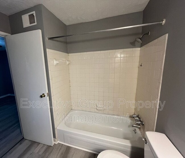 Photo - 246 Elmwood Dr