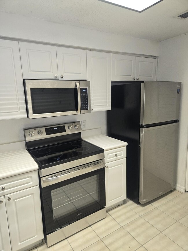 Photo - 3018 Alcazar Pl Unit 208