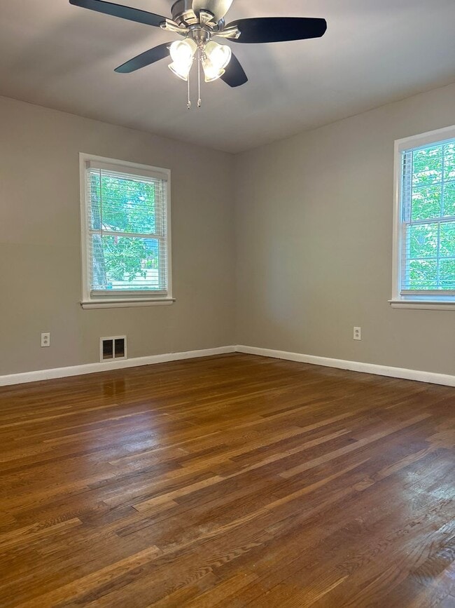 Photo - 4 Bed 2 Bath in Decatur!