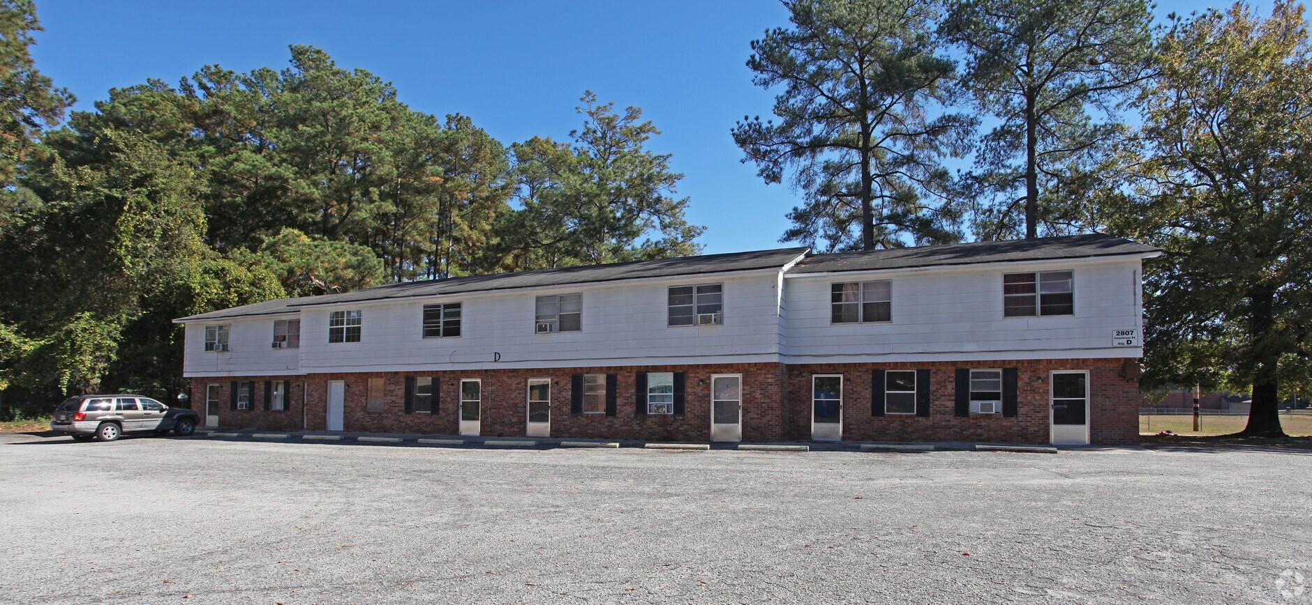 Photo - Four Seasons Apartments