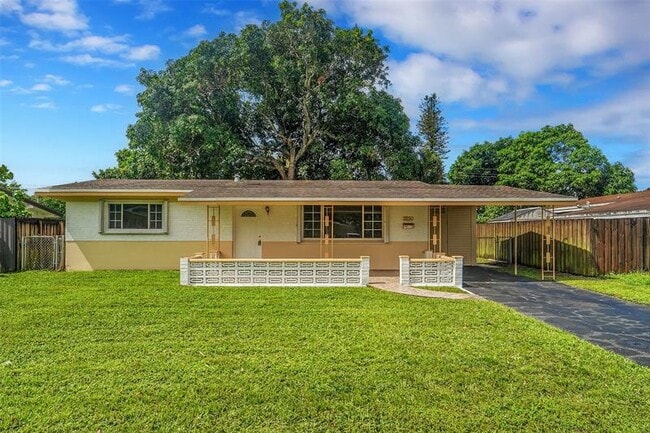 Photo - 2230 Havana Dr