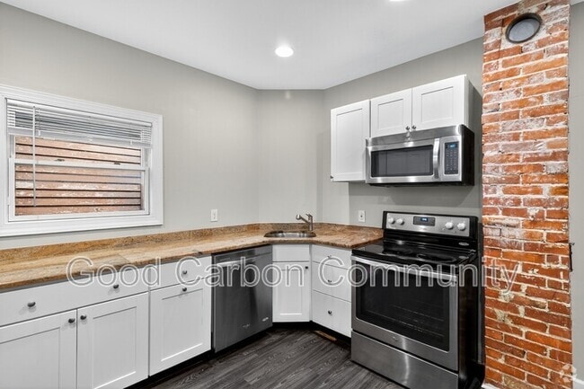 Building Photo - 620 Auburn Ave Unit 2 Rental
