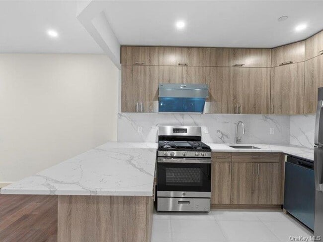 Building Photo - 124-28 Queens Blvd Unit 9B