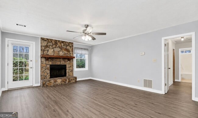 50 Old Lantern Dr