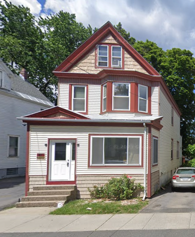 Building Photo - Beautifully remodeled 5 bedroom, 1 bathroom Rental