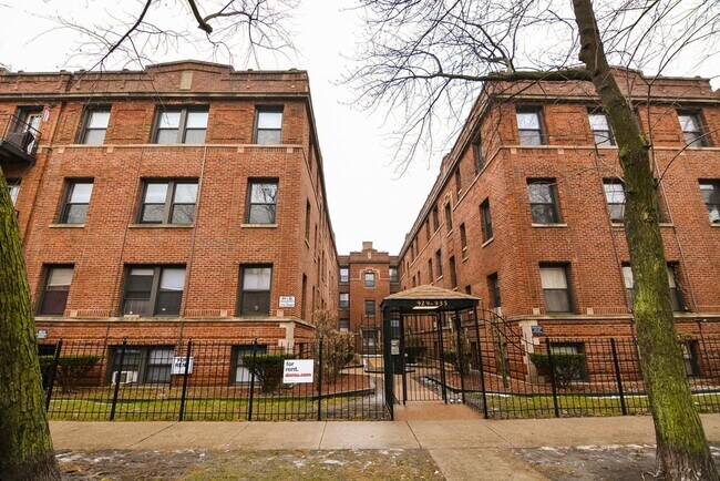 Building Photo - 931 W Sunnyside Rental