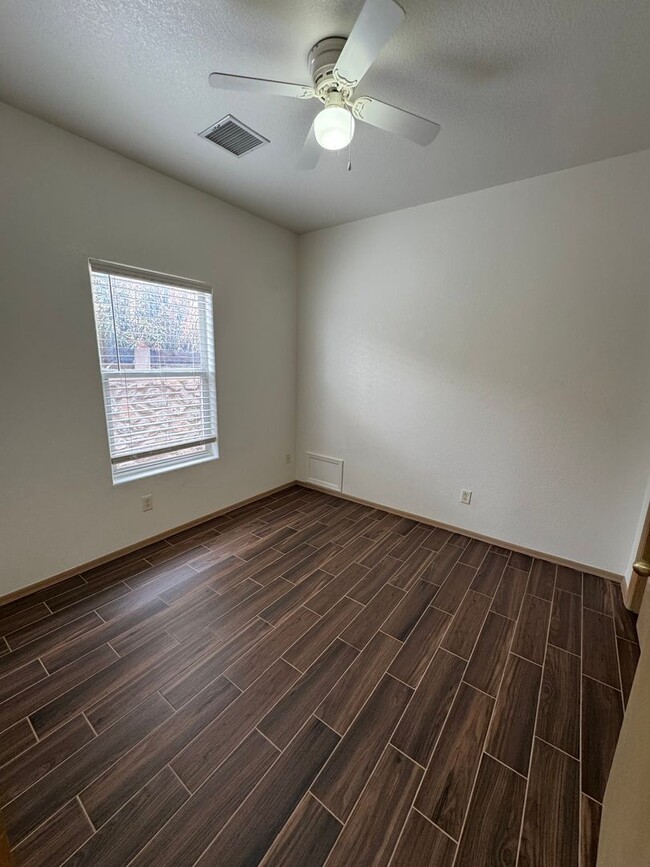 Photo - Nice townhome located off Foothills and Telshor.