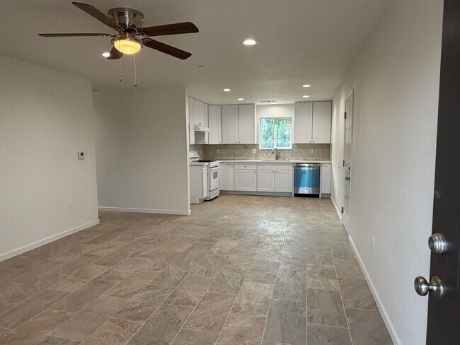 Photo - 515 W Ventura St Unit 515