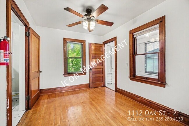 Photo - 1112 Oak St Unit 2