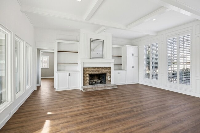 Photo - 1317 Meandering Way