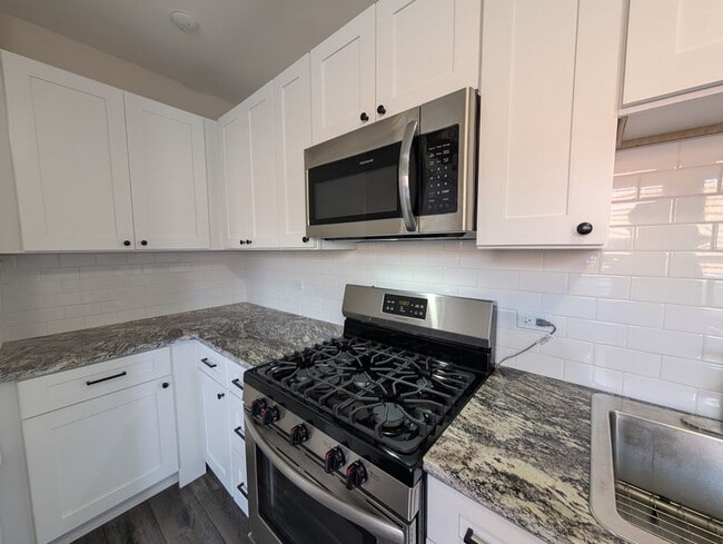 Photo - 5818 W Berteau Ave Unit 1