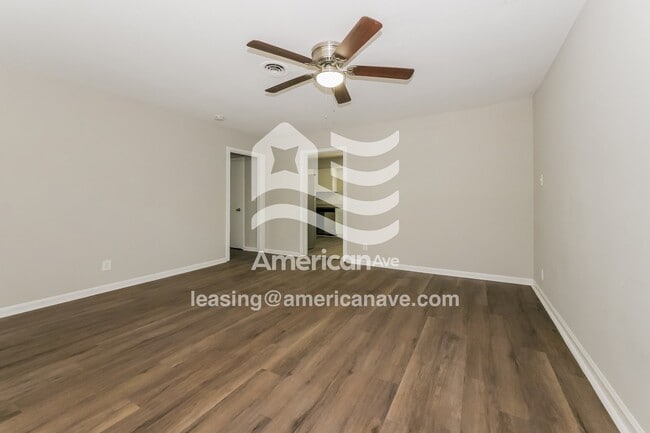 Photo - 4533 Sentry St