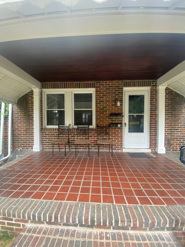 Building Photo - 606 N Woodington Rd Unit 2 Rental