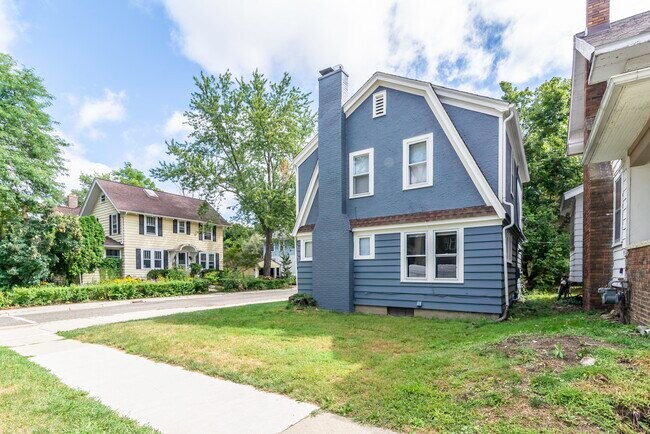 Photo - 800 Sylvan Ave