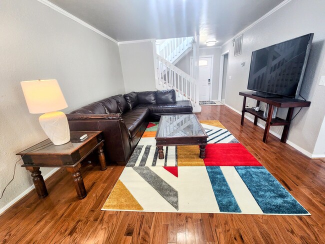 Photo - 4716 Hemlock Cir