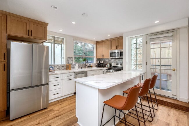 Photo - San Diego Coastal Dream Crown Point Jewel 3 or 6 Month lease only Partially Furnished Ready for M...